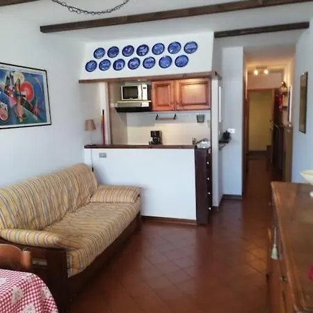 Comodissimo Con Vista Mozzafiato דירה *